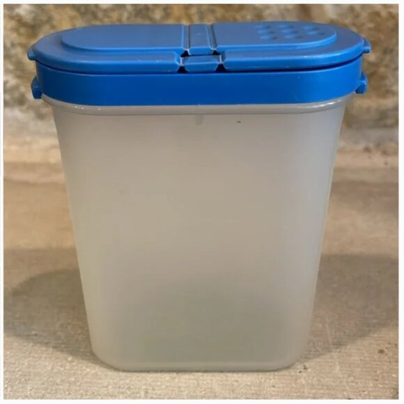 Set of 2 Tupperware 1846 Modular Mates Spice Blue Shakers with Lids Seals - Picture 2 of 15